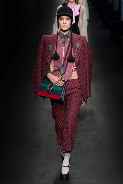 Look 57